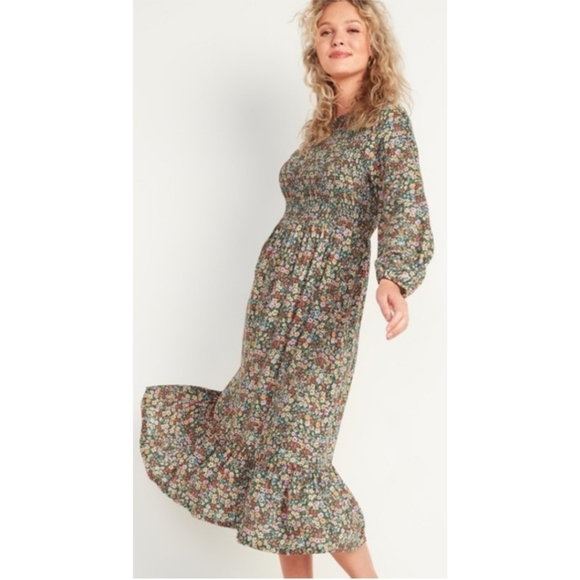 Old Navy Dresses & Skirts - Old Navy Women's XL Smocked Ditsy Floral Print Fit & Flare Midi